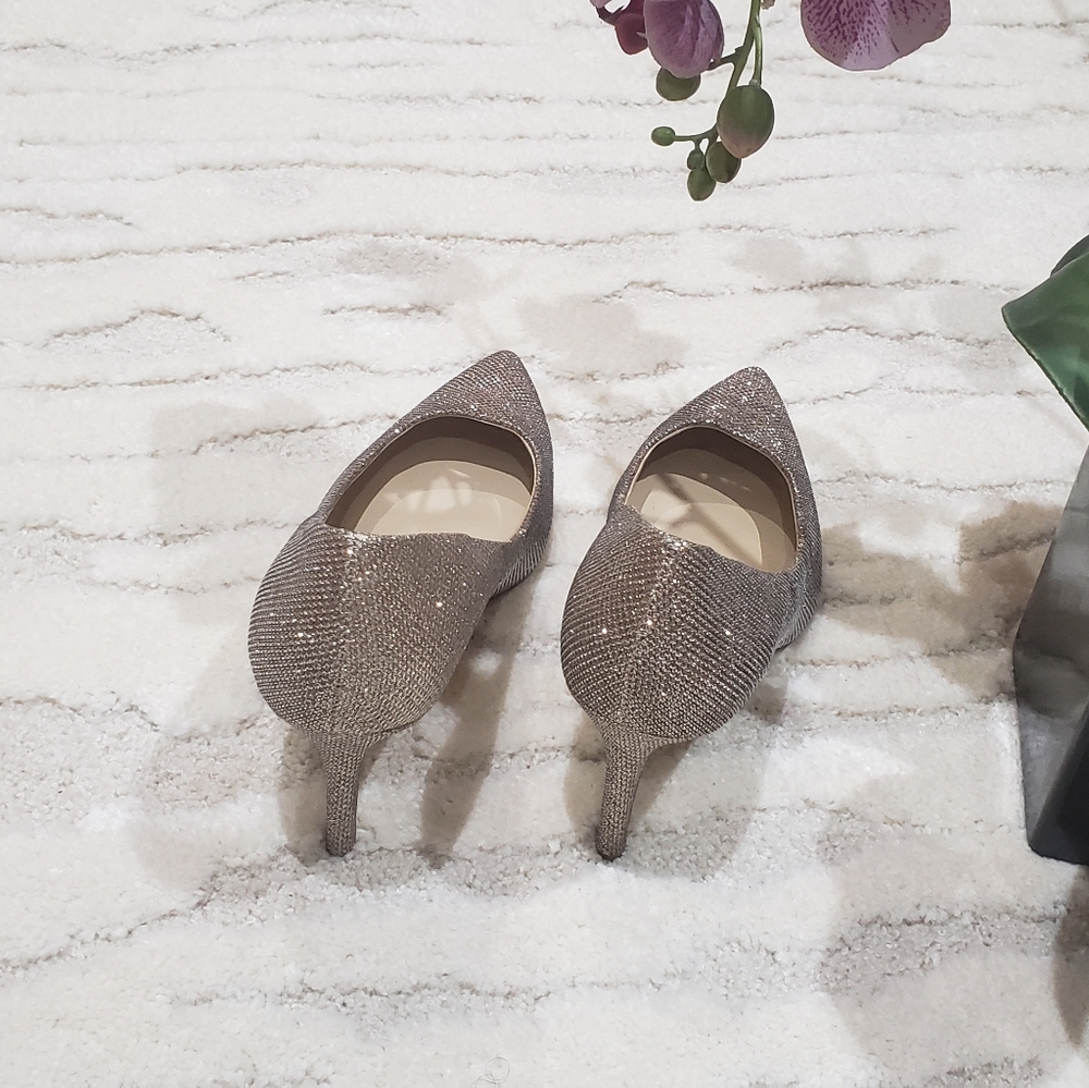 Metallic Gold Jessica Simpson Pumps - Picture 2 of 3